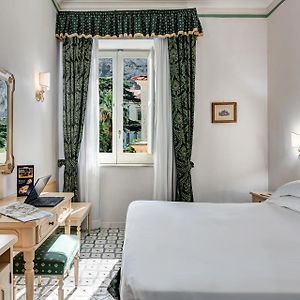 Classic Dreibettzimmer